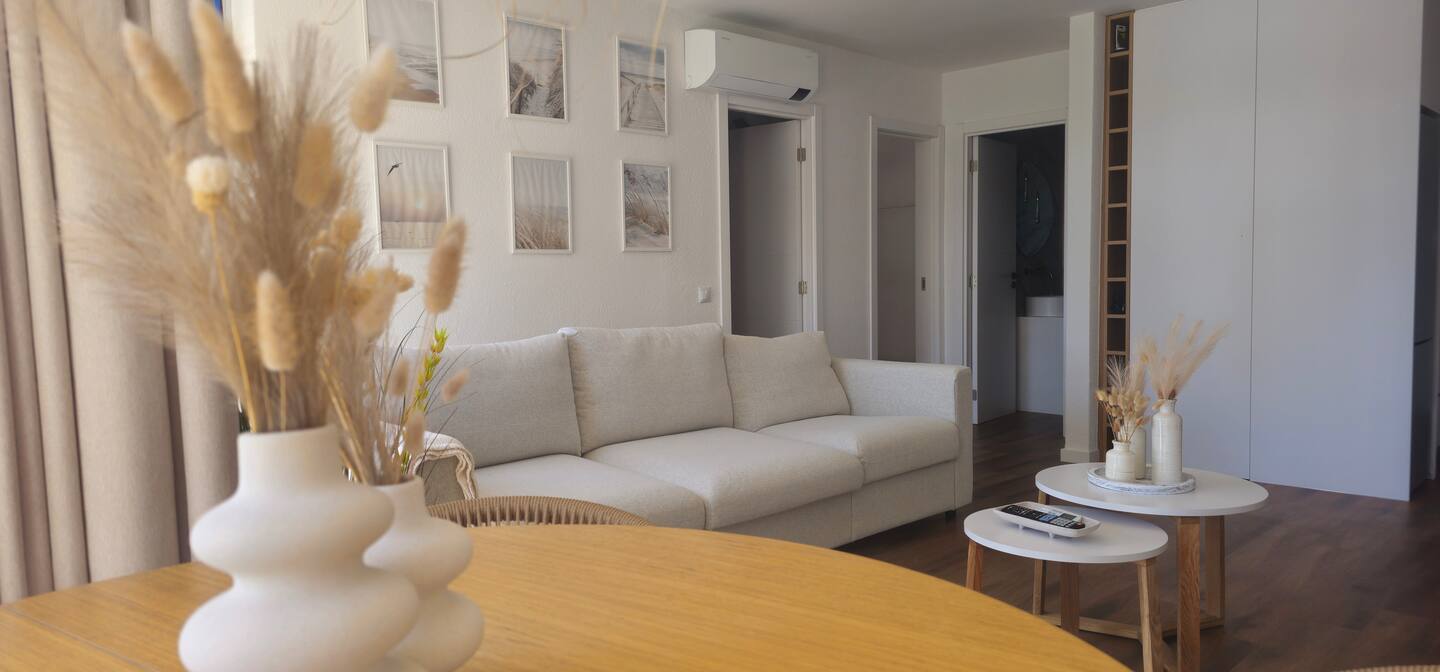 Sala principal do Refúgio no Mar - Armação de Pêra